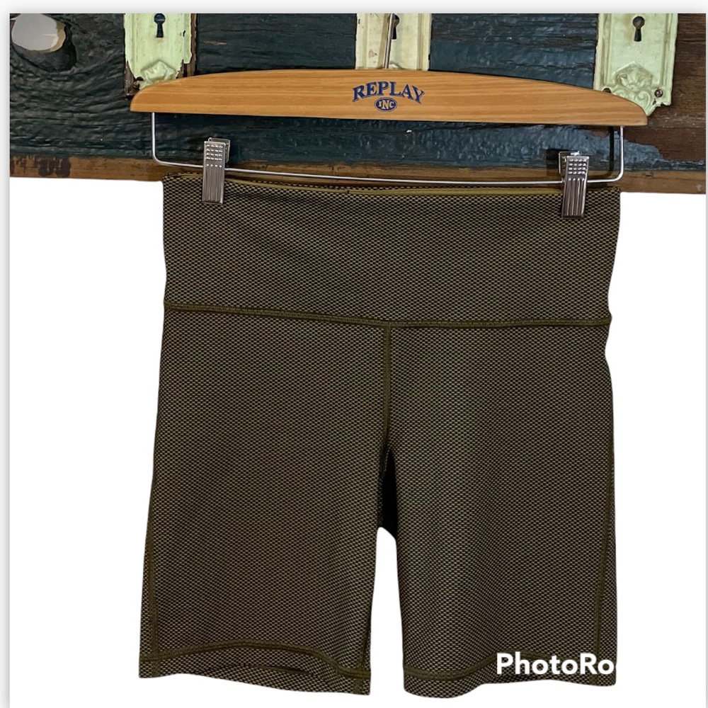 2/$30 GAP Activewear Olive Honeycomb Workout Shorts Size XS